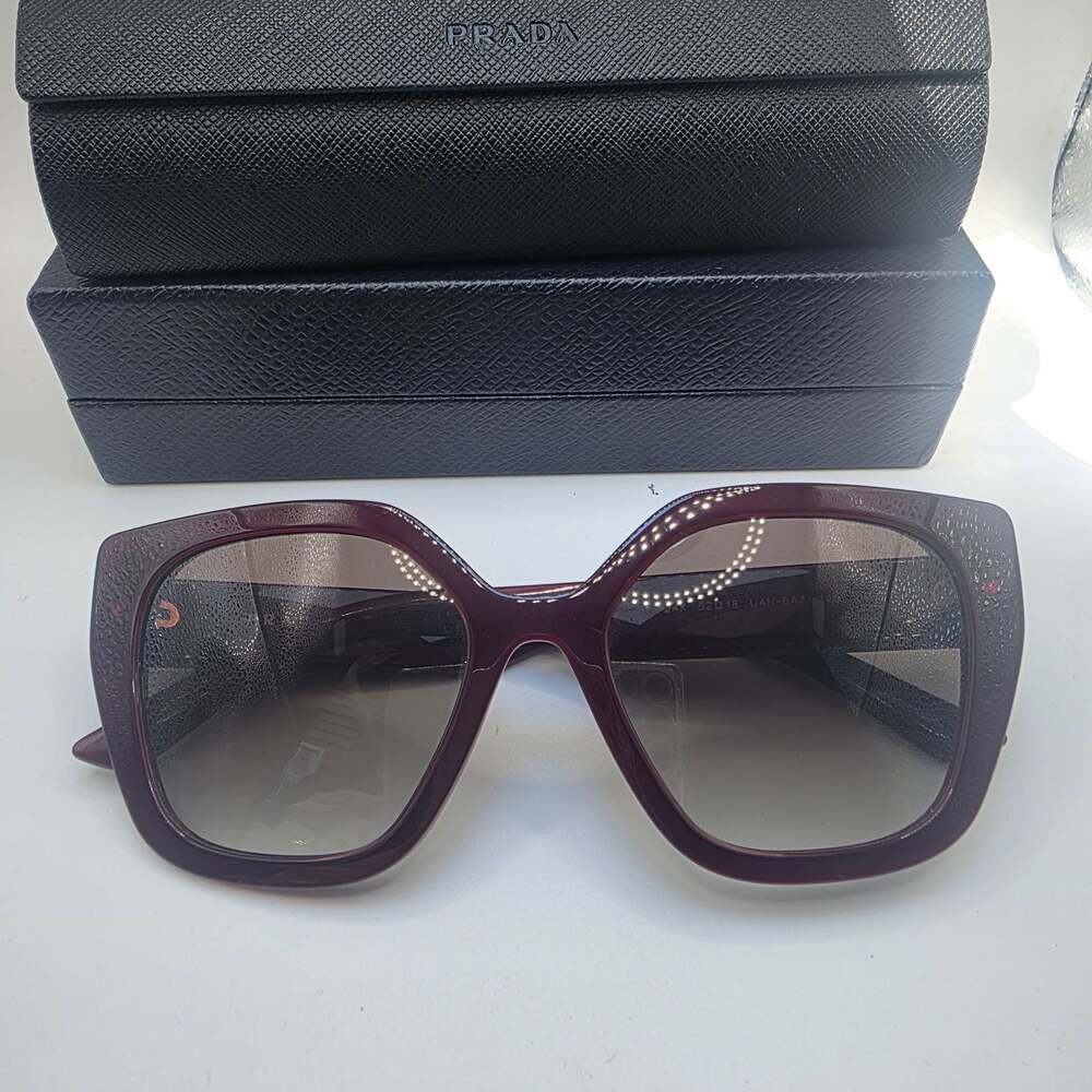 321 Prada Women's Red Polarized Rectangle Sunglasses Shades Size 52-18-140 - Picture 1 of 6